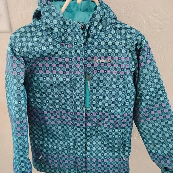 Columbia jacket with internal sleeve grow system - Picture 1 of 5